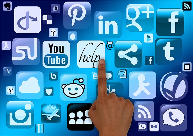 Come condividere un contenuto interessante di questa app ai tuoi contatti